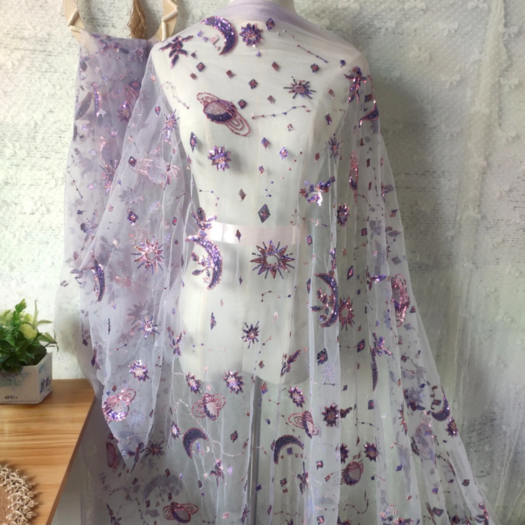 0,5 metros de ancho púrpura 55 - Embroidery Net Fabric reseña y precio